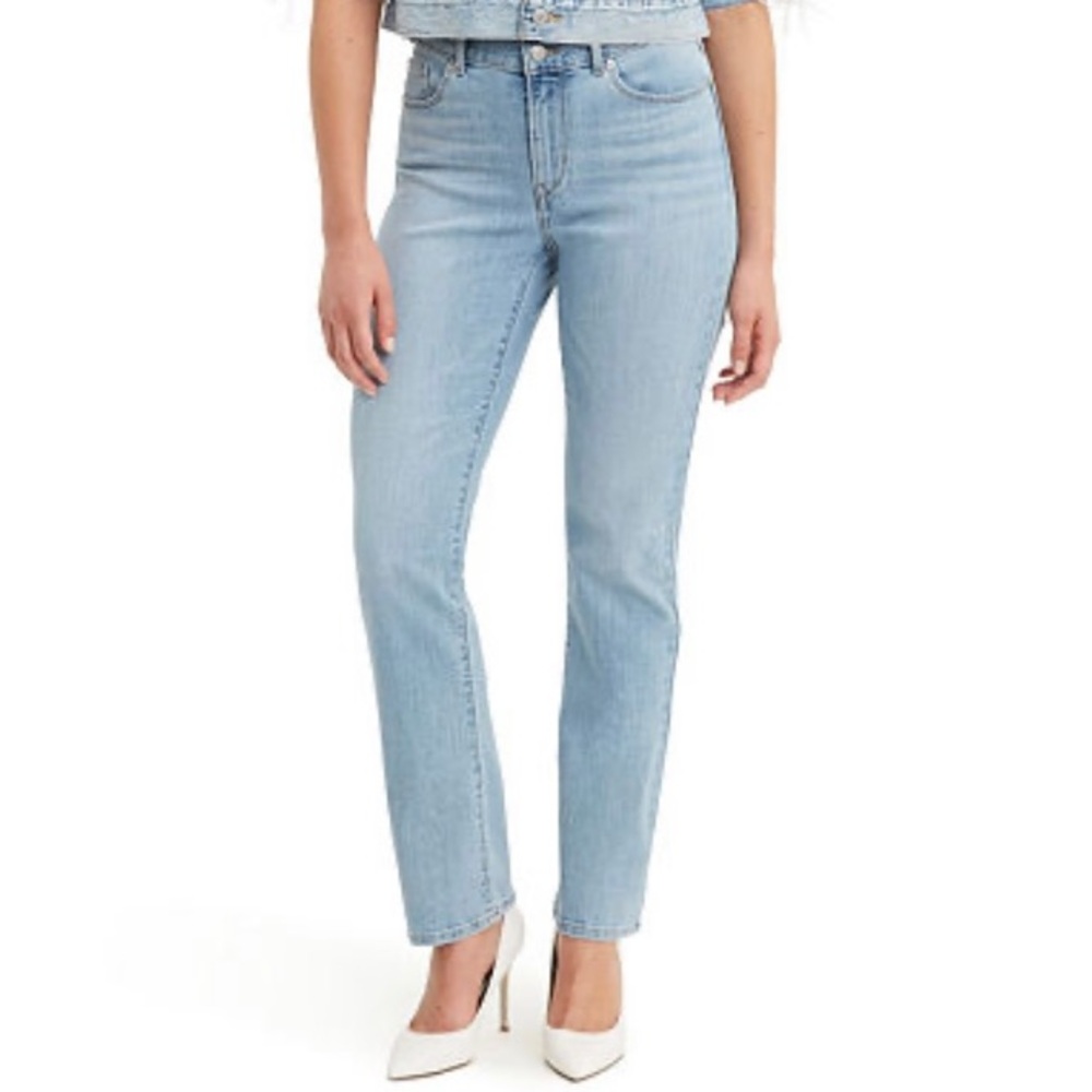 NWT Levi’s straight jeans light blue
